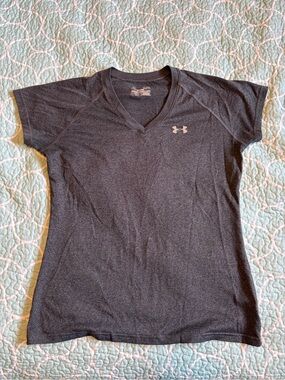 Under Armour Women's Dark Gray V-Neck Performance Tee
